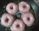 Foto langkah ke 4 dari resep Donat Gula Ubi Ungu.