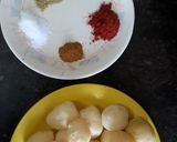 A picture of step 1 of Dum aloo.