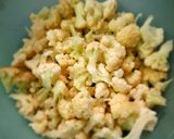A picture of step 1 of Cauliflower Samosa.