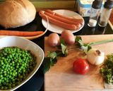 Finomfőzelék sült virslivel, ropogós kenyérrel recept fázis 1 fotója