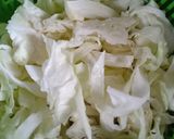 Hình bước làm 1 của món Canh bí ngòi bắp cải ruốc nấm keto