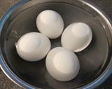 A picture of step 1 of Egg rezala.