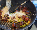 Foto del paso 3 de la receta: Arroz con chorizo criollo y espárragos verdes