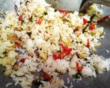 Foto langkah ke 2 dari resep Nasi Goreng Hitam Tinta Cumi.