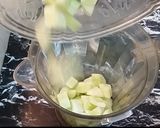 A picture of step 3 of Cucumber Drink.