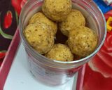 बेसन गोंद घी लेफ्टओवर लड्डु(Besan Gond Ghee Leftover Laddu recipe in Hindi) रेसिपी चरण 4 फोटो