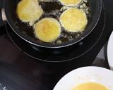 Foto del paso 3 de la receta: Berenjenas rebozadas y filetes al ajillo