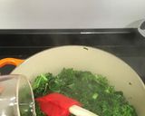 Foto del paso 5 de la receta: Pastel de bacalao, merluza y gambas, con kale y queso feta