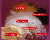 Foto langkah ke 1 dari resep Kue Bawang, Renyah.