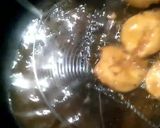 A picture of step 3 of Baingan ke pakorey.