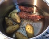 Une image de l'étape 1 de Salade marinée de pommes de terre, patates douces violettes, harengs, tomates et poivron.