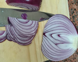 Foto del paso 2 de la receta: Cebolla morada encurtida 💜 solo dos ingredientes 💜