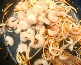 Foto del paso 4 de la receta: 🇹🇭 Pad Thai 🍲 con gambas 🦐