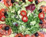 Foto del paso 3 de la receta: Ensalada de aguacate con peperoncini repieni