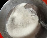 A picture of step 2 of Banana Sooji Cake.