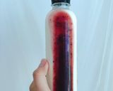 A picture of step 3 of Drinkable Yogurt with Fresh Fruit Sauce.