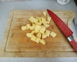 Cukkini krémleves pirított kolbásszal recept fázis 3 fotója