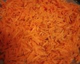 A picture of step 1 of Gajar halwa chaco bars.