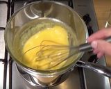 A picture of step 3 of Sabayon or Zabaglione.