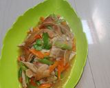 Foto langkah ke 4 dari resep Tumis Jamur Barat, Wortel, dan Buncis.
