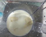 A picture of step 1 of Banana with chocolate ice cream shake.