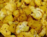 A picture of step 3 of Aloo Gobi Matar (Potato, Cauliflower, and Pea Curry).