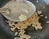 A picture of step 3 of Dahi Bhindi Masala.
