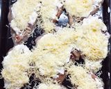 Lilahagymás-mozzarellás csirkemell recept fázis 3 fotója