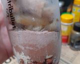 Foto langkah ke 1 dari resep Snickers Protein Smoothie.