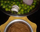 A picture of step 3 of Sundakkai(Turkey berry) chutney.