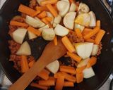 Foto del paso 2 de la receta: Guisado de papa con zanahoria