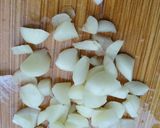 รูปขั้นตอนการทำที่ 1 ของ ราดหน้าเส้นหมี่ผัดไข่ใส่ลูกชิ้น,เห็ด,คะน้า#48