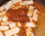Foto langkah ke 3 dari resep Tteokbokki cheese bolognese.