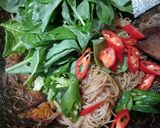 Gambar langkah 5 resipi Bihun Goreng Pattaya.