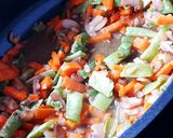 Une image de l'étape 3 de Nouilles chinoises sautées aux légumes et poulet en cocotte😋.