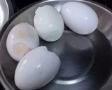 A picture of step 2 of রেসিপি নাম এএগ চিলি আমার পথম রান্না এক চিলি বানো জন্য লাকছে.