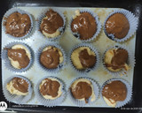 Foto del paso 6 de la receta: Cupcakes / muffins marmolado y de chocolate con nueces. Deliciosisimo. #sin tacc #glutenfree