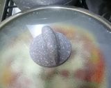 صورة لخطوة 3 من وصفة بيتزا المقلاه سهلة ولذيذه 👌😋