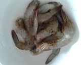Hình bước làm 1 của món Tôm sốt chanh dây