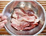 รูปขั้นตอนการทำที่ 4 ของ หมูสามชั้นทอดน้ำปลา