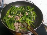 Rau bó xôi xào thịt 