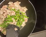 รูปขั้นตอนการทำที่ 4 ของ หมูผัดกิมจิ