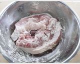 รูปขั้นตอนการทำที่ 5 ของ หมูสามชั้นทอดน้ำปลา