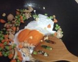 รูปขั้นตอนการทำที่ 6 ของ ข้าวผัดไข่เค็ม
