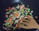 รูปขั้นตอนการทำที่ 5 ของ ข้าวผัดไข่เค็ม