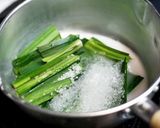 Hình bước làm 5 của món Bánh crepe nhân dừa Malaysia