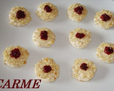 Foto del paso 3 de la receta: Canapés de queso a las finas hierbas y almendras