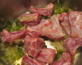 Foto del paso 3 de la receta: Costillas con salsa de tomate