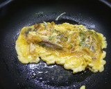 Foto del paso 6 de la receta: Tortilla francesa de anchoas con guarnición