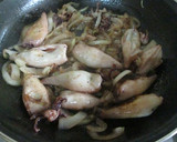 Foto del paso 5 de la receta: Calamares con cebolla caramelizada